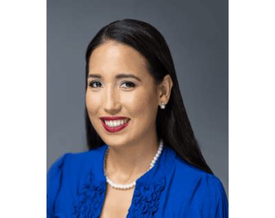 Dr. Ingrid Paredes .